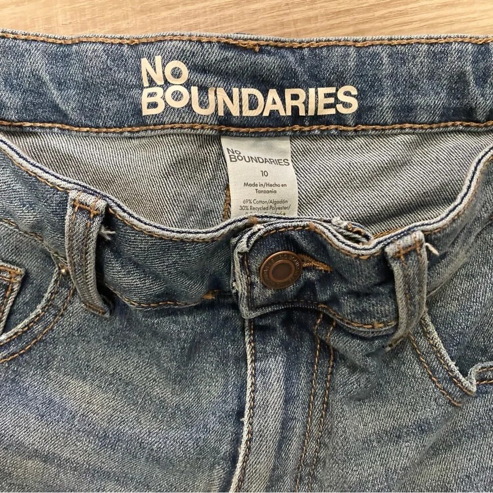 No Boundaries Women's Jean Shorts - Classic Blue